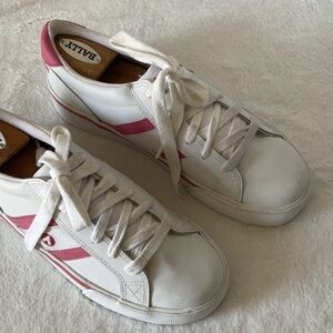Airwalk White and Pink Sneakers Classic Tennis Style